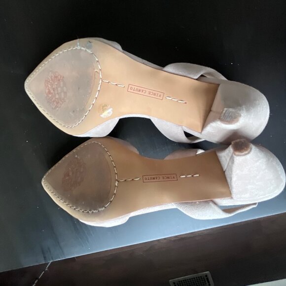 Vince Camuto Two-Tone Heels 7.5 Black Beige - Picture 4 of 4